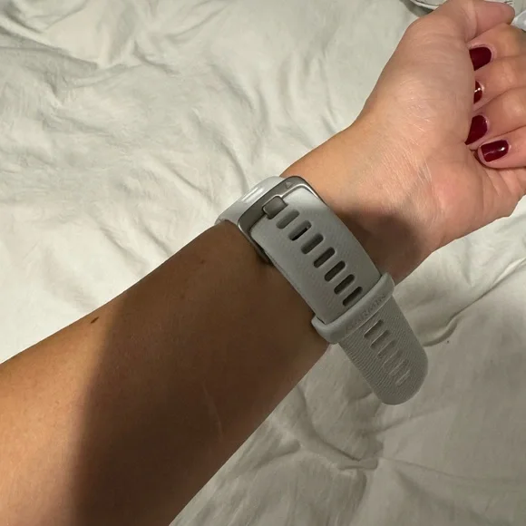 Garmin Forerunner 165 - Picture 2 of 3